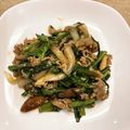 ハグちゃん's cooksnap of when they made 簡単美味しい牛肉春菊オイスターソース炒め.