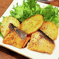 yuki★haru's cooksnap of when they made 鮭とじゃが芋のバター醤油炒め.