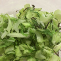 gulymlin's cooksnap of when they made カリフラワーの周りの茎のくらこん和え.