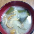 クック00Q0QZ☆'s cooksnap of when they made もやしとなめこワカメの味噌汁.