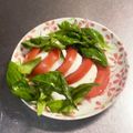 Okecchan's cooksnap of when they made トマトとモッツァレラのカプレーゼ.