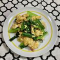 Haru Haru's cooksnap of when they made 小松菜とベーコンのふわたま深煎りごま炒め.