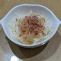 ラリー＆サラ's cooksnap of when they made 材料３つ！新たまねぎ＋鰹節＋ポン酢.