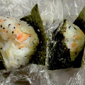 にこちゃんち's cooksnap of when they made 焼鮭とごま塩 おむすび.