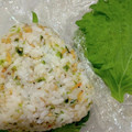にこちゃんち's cooksnap of when they made 青のりと大葉が香る❀小エビの和風おにぎり.