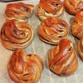 チェビス's cooksnap of when they made 簡単手捏ねココアのパン.