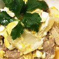 やえまりも's cooksnap of when they made 白菜と油揚げの卵とじ丼.
