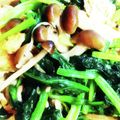 necosuke23's cooksnap of when they made ほうれん草、しめじ、油揚げのおひたし✨.