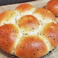 チェビス's cooksnap of when they made 卵と牛乳♪黒ごまさつまいも★ちぎりパン.