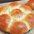 チェビス's cooksnap of when they made 卵と牛乳♪黒ごまさつまいも★ちぎりパン.
