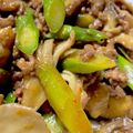 s06007's cooksnap of when they made アスパラと椎茸、舞茸の肉味噌炒め.