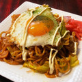 おーぶんおーぶん's cooksnap of when they made 目玉焼きのっけ！カレー焼きそば.
