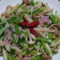 ハーゲンハート's cooksnap of when they made しめじとえのきのニラベーコン炒め.