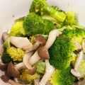 なーなちゃん's cooksnap of when they made ５分で簡単！きのことブロッコリーのソテー.