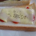 Nekozame's cooksnap of when they made 簡単★すぐできる★ピザトースト.
