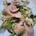 nyaoko♪'s cooksnap of when they made フィッシュソーセージと小松菜の卵マヨ炒め.