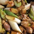 wancoman's cooksnap of when they made 長ネギと鶏肉のガリバタ醤油炒め☆.