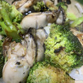 おかすんよ's cooksnap of when they made 簡単♪牡蛎とブロッコリーのアヒージョ風.