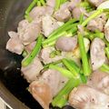 ぽこにゃん✩࿐୨୧'s cooksnap of when they made 砂肝のにんにくまみれ（ローソン風）.