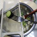ルチアーノ★★★'s cooksnap of when they made フォークで簡単♫短い野菜等のピーラー.