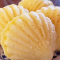 ともみぃな's cooksnap of when they made 生クリームマドレーヌ.