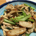 pora's cooksnap of when they made 簡単炒めるだけ！小松菜とキノコのナムル風.