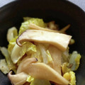 TYSK's cooksnap of when they made きのことキャベツのオイマヨ炒め.
