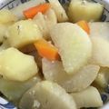 おのみちゃん's cooksnap of when they made 大根とじゃがいもの味噌煮.