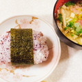 みぽぽ37's cooksnap of when they made ゆかりマヨの♡ぺったんこ・おにぎり.