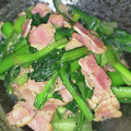 ちゃちゅ2's cooksnap of when they made 厚切りベーコンと小松菜のレモン胡椒炒め.