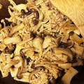 かれこちゃん's cooksnap of when they made 作り置きにも！きのこのバター醤油炒め.