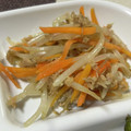 Halü★mama's cooksnap of when they made 大量消費。人参ともやしとツナの炒め物.
