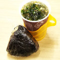 蕎麦の華's cooksnap of when they made 大葉としらすのゆかりおにぎり.