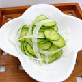 まこさんど's cooksnap of when they made 簡単！きゅうりと新玉ねぎの酢の物.