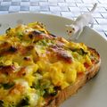 にゃんた１０４'s cooksnap of when they made レタスと卵のチリトースト.