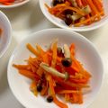 CHISA☆ごはん♪'s cooksnap of when they made お弁当に♪人参とキノコの和風レンジマリネ.
