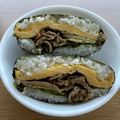 お塩と砂糖's cooksnap of when they made 牛肉炒めと卵のおにぎらず。お弁当にも。.