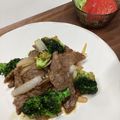 fujikoママ☆'s cooksnap of when they made ニンニクの葉と新玉ねぎと牛肉スタミナ炒め.