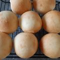 yumelon88's cooksnap of when they made ワンボウルで作る丸パン.