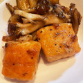 晴れ男の母's cooksnap of when they made 秋鮭と舞茸の甘辛炒め.