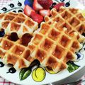 在宅勤務のおじさん's cooksnap of when they made 爽やか♫♬ざらめ入りのヨーグルトワッフル.