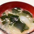 ナス科の地上絵's cooksnap of when they made 新わかめと新玉ねぎの味噌汁.