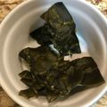 saki1010's cooksnap of when they made だしがら昆布をチンしてパリパリおつまみ.