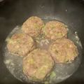 chou*'s cooksnap of when they made 弱火でふっくらハンバーグ(科学的焼き方).