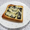 ＠迷子＠'s cooksnap of when they made あんこがとろーり☆ようかんチーズトースト.