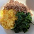 クック766L8K☆'s cooksnap of when they made ふっくらそぼろの三色丼♡我が家はピーマン.
