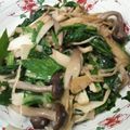 kimimaruo's cooksnap of when they made *キノコ★セロリ葉のニンニクバター炒め*.