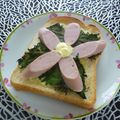 クレイプメートル's cooksnap of when they made お魚ソーセージと大葉の　お花トースト❀.