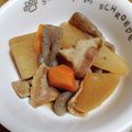 和☆2049's cooksnap of when they made ご飯が進む♪豚と大根と蒟蒻の分量簡単煮物.