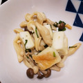 なおこの台所's cooksnap of when they made はんぺんとしめじのしそバター炒め.